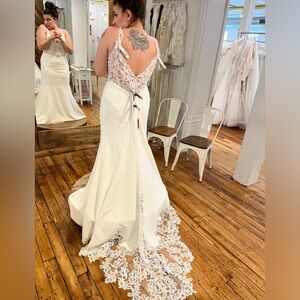 Maggie Sottero Alaina Wedding Dress